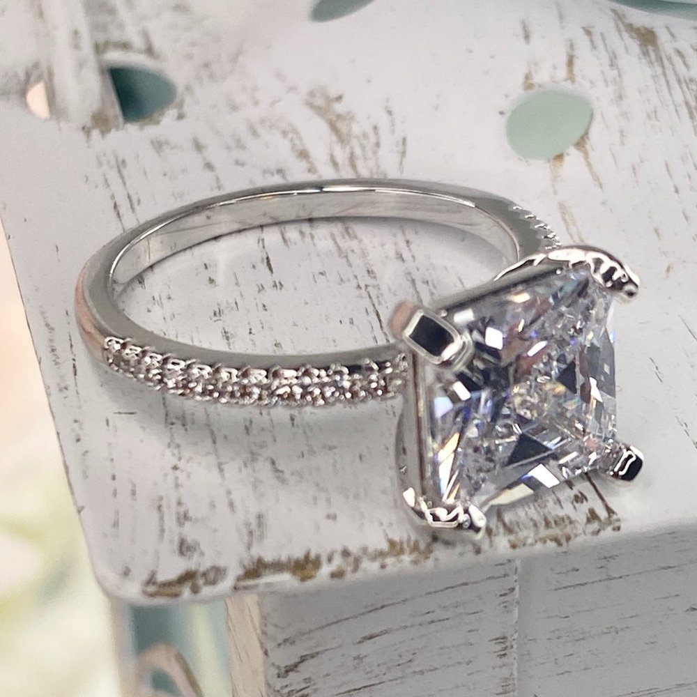 925 Sterling Silver White Cubic Zirconia Engagement Ring Size 8